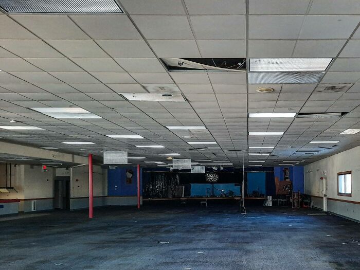 Wait, They Actually Took Pics Of These Weird, In-Between Places?!