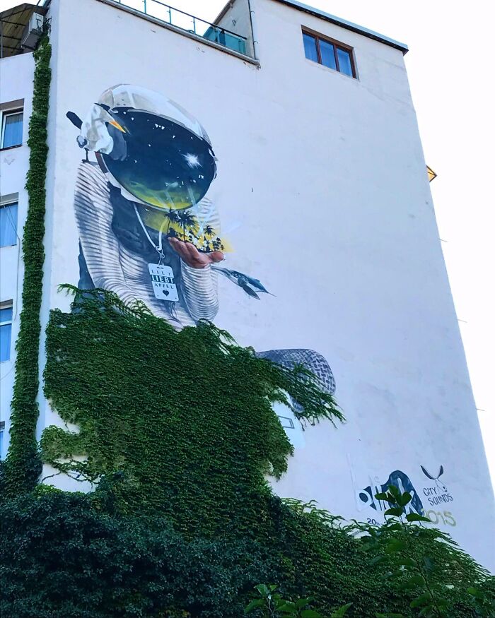 Check Out These Awesome Street Art Finds in Tbilisi!