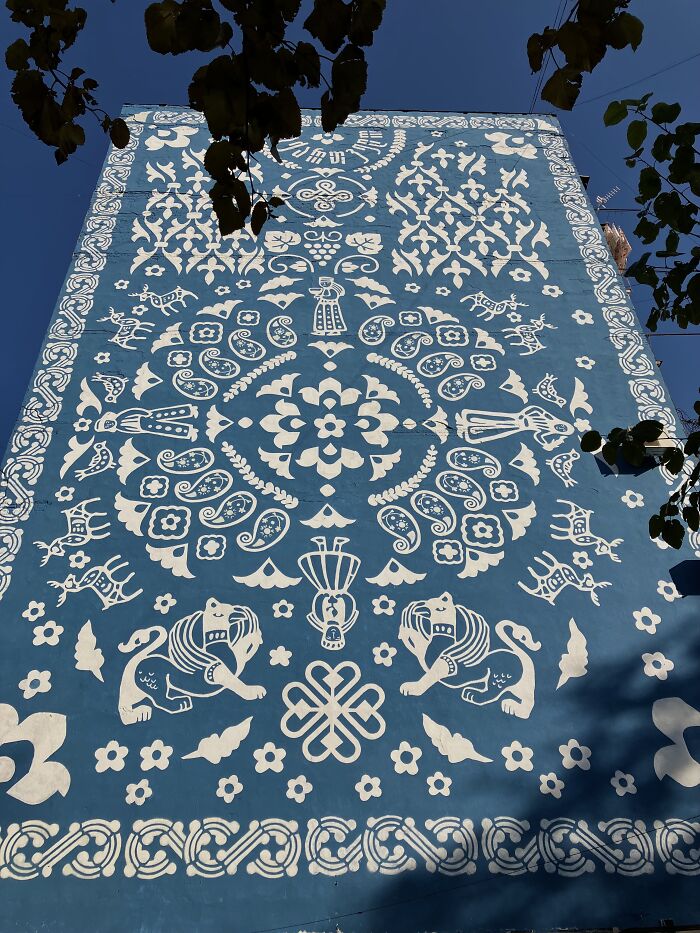 Check Out These Awesome Street Art Finds in Tbilisi!