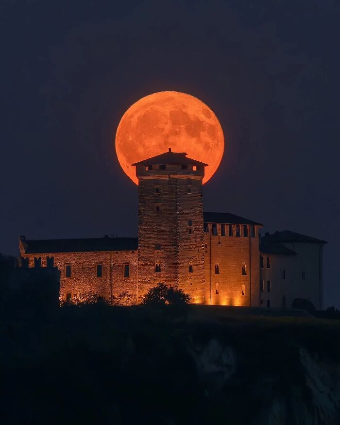 These Night Photos Are So Cool You'll Forget It's Dark Out