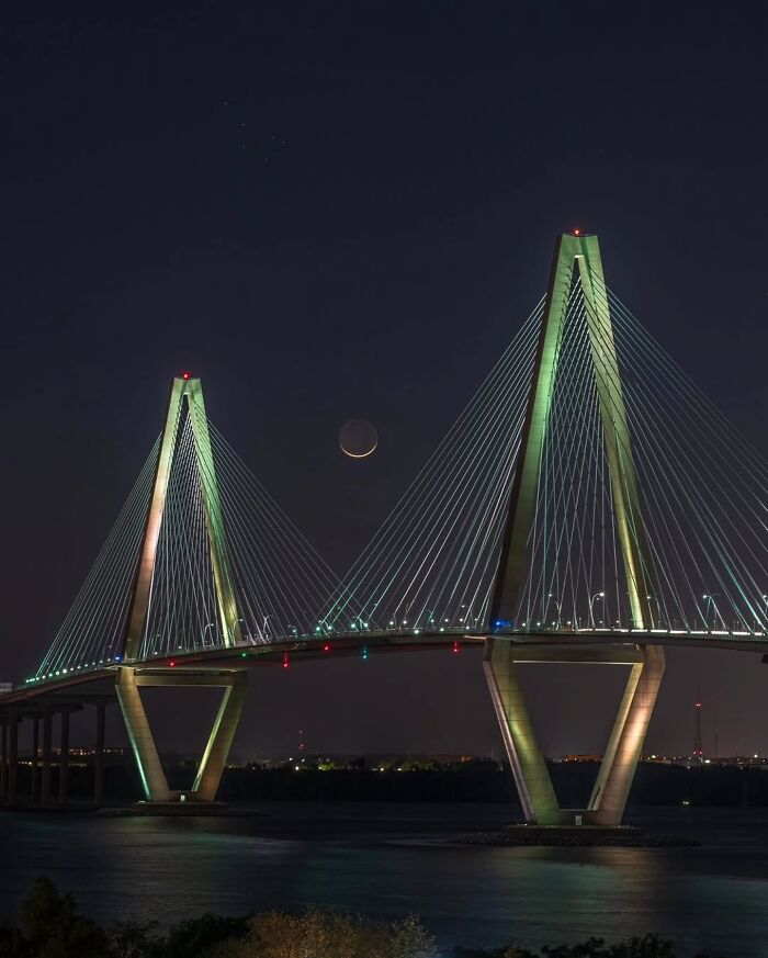 These Night Photos Are So Cool You'll Forget It's Dark Out