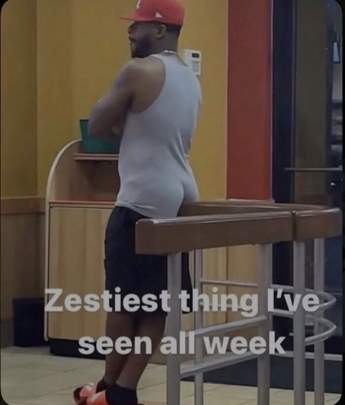 20 Weird Photos That Will Make You Do a Double Take