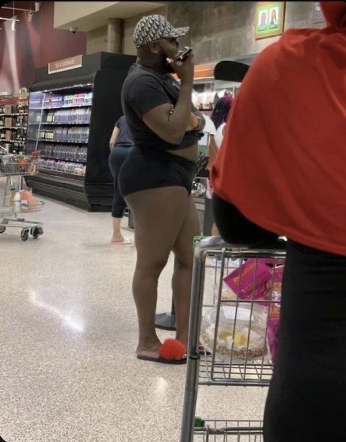 20 Weird Photos That Will Make You Do a Double Take