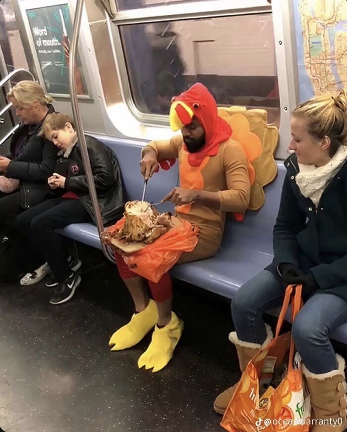 20 Weird Photos That Will Make You Do a Double Take