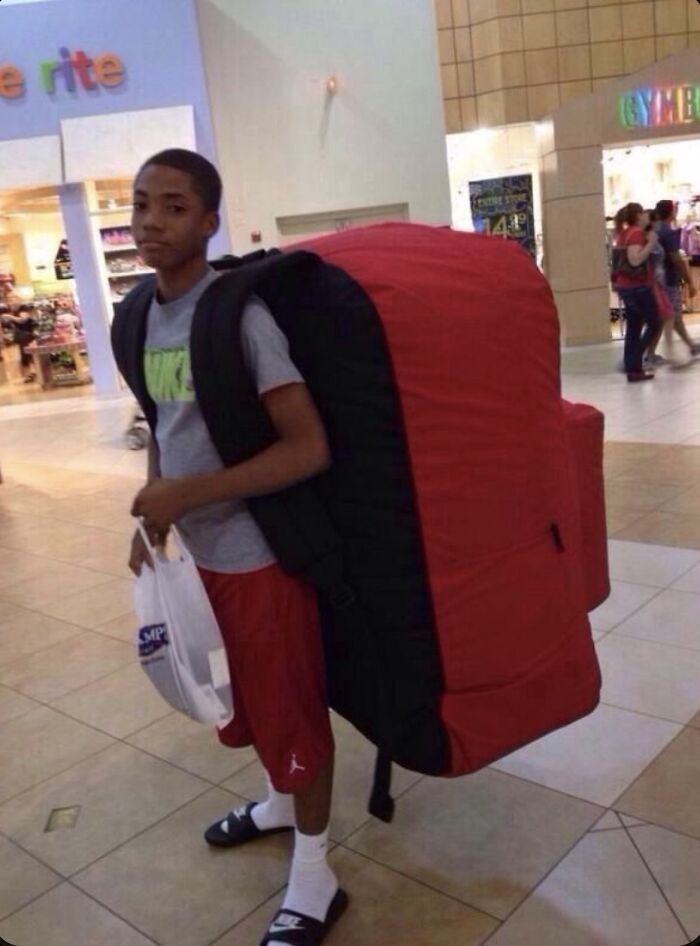 20 Weird Photos That Will Make You Do a Double Take