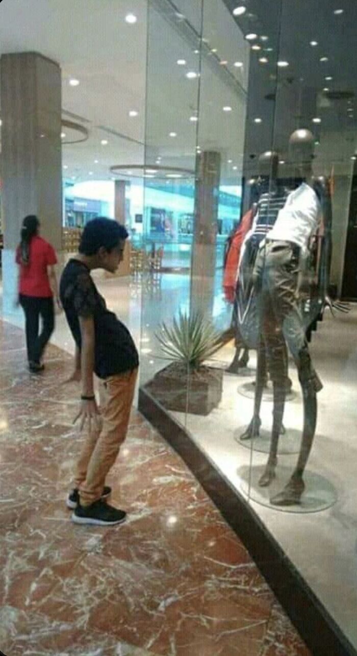 20 Weird Photos That Will Make You Do a Double Take