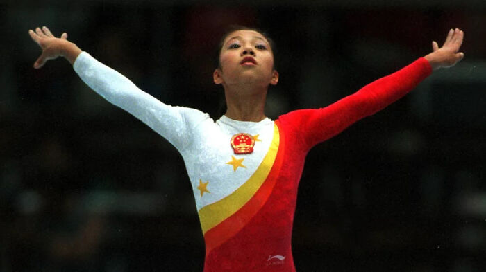 Dong Fangxiao - Too Young for Gold