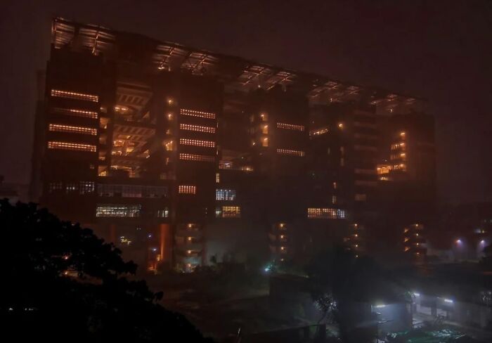 Bangladesh’s Brac University Looks Straight Out of Cyberpunk Heaven
