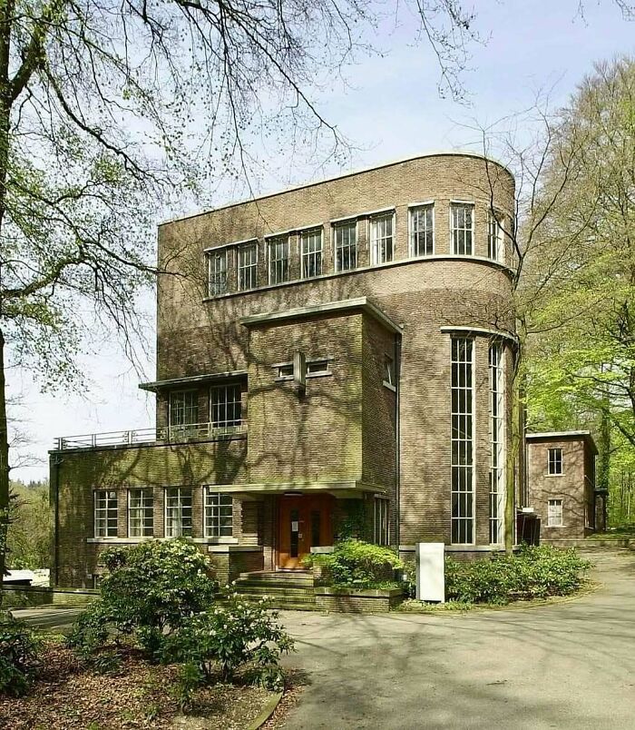 Arnhem’s Utrechtseweg 310 B30 – Brick + Funk = Style