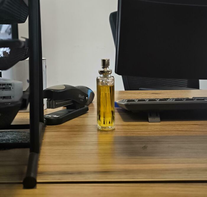 Perfume Overload Station: When Your Coworker Sprays Way Too Much At The Desk