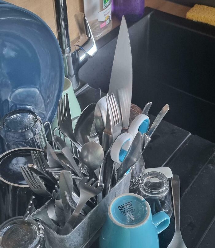 Cutlery To Dry: Coworkers Put The Utensils Down... In The Weirdest Way