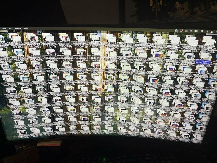 My Wife’s Desktop Looks Like A Digital Hoarder Lives Here
