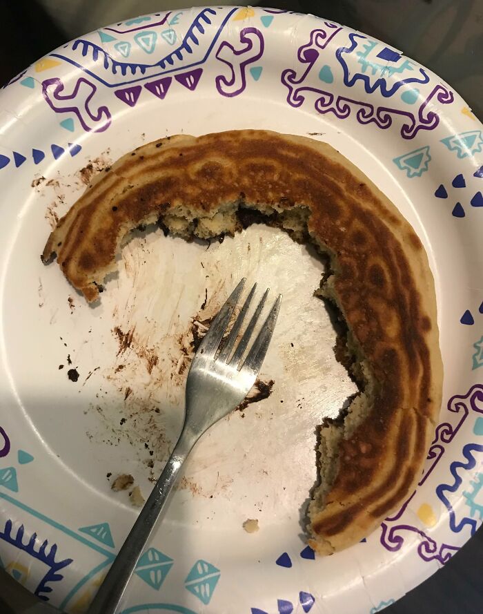 My Girlfriend Refuses To Eat Pancake Crusts. Weird, Right?