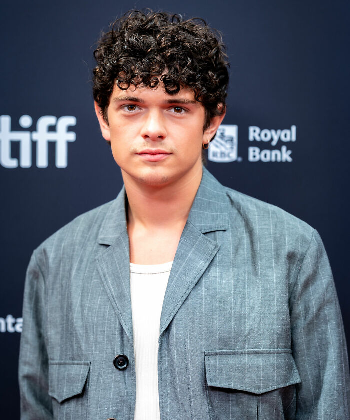 Noah Jupe: Young Star with Big Skills, 21