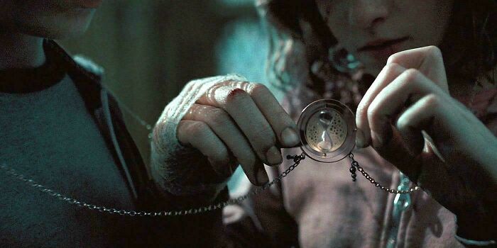 Hermione’s Time-Turner In Prisoner Of Azkaban? Hogwarts Basically Gave A 13-Year-Old Time Travel To Manage Homework.