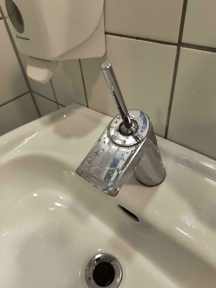 Switch Off By Balancing Rod In Middle. Easy To Mess Up!