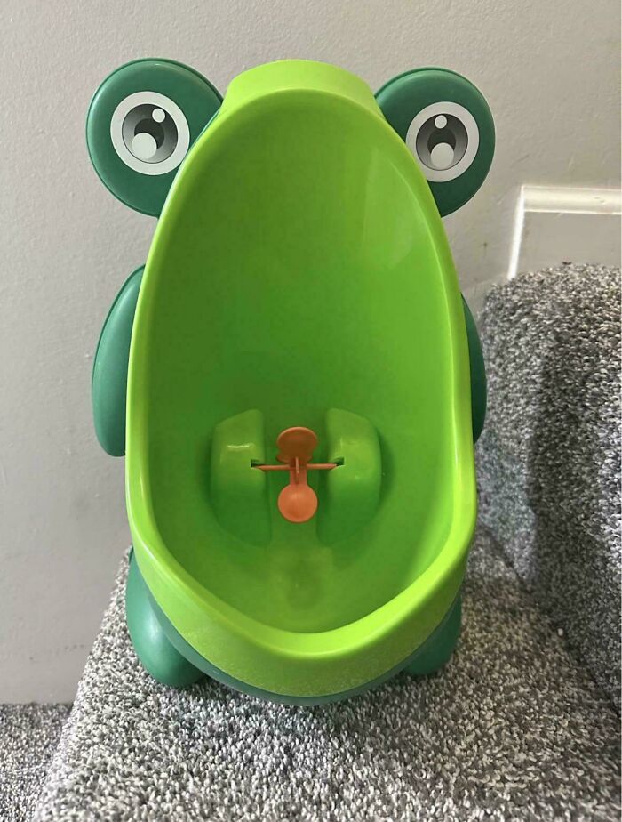 Potty Training With Extra Splash Zone!