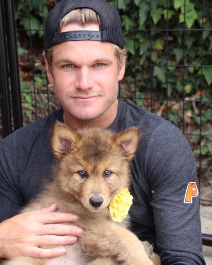 These 49 Pics Of Guys With Their Dogs Are Basically Internet Gold