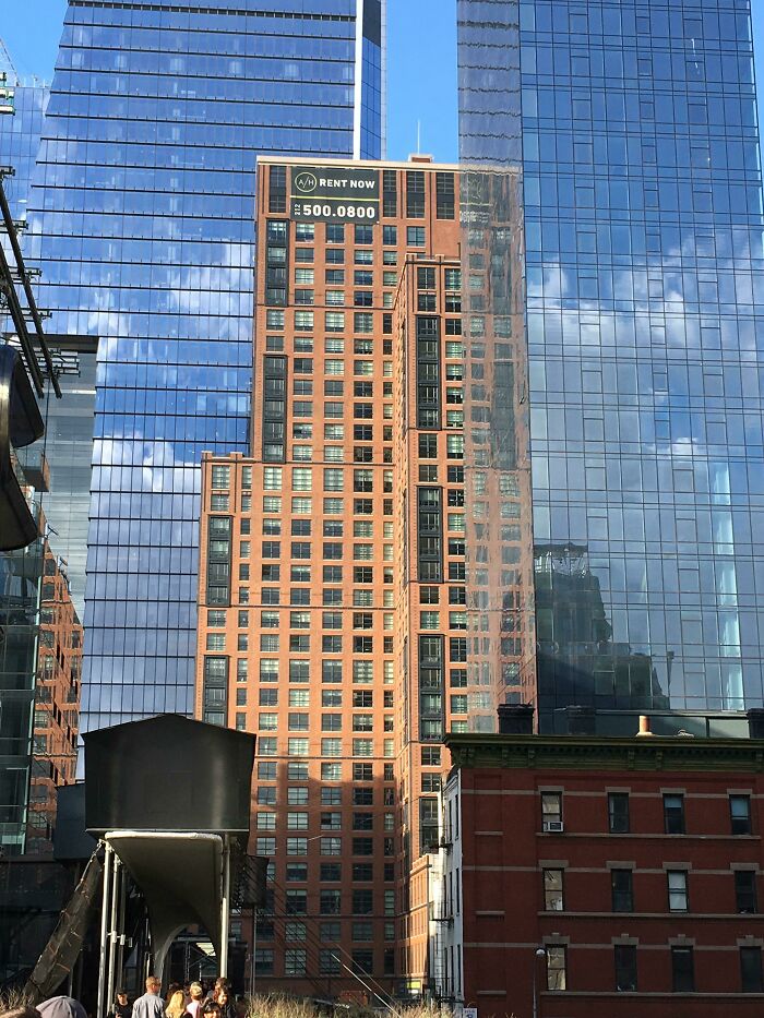 Reflection Makes This Glass Tower Look Like Ghost City