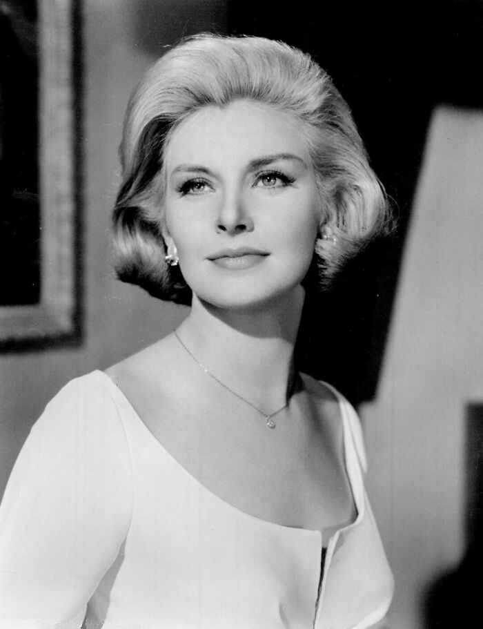 Joanne Woodward: The Oscar Queen Who Sewed Her Own Dress!