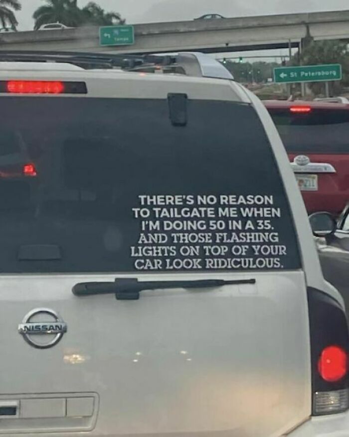 50 Signs That Accidentally Cracked Us Up Big Time