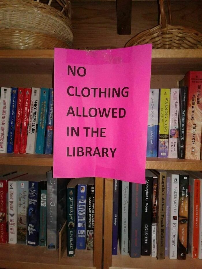 50 Signs That Accidentally Cracked Us Up Big Time