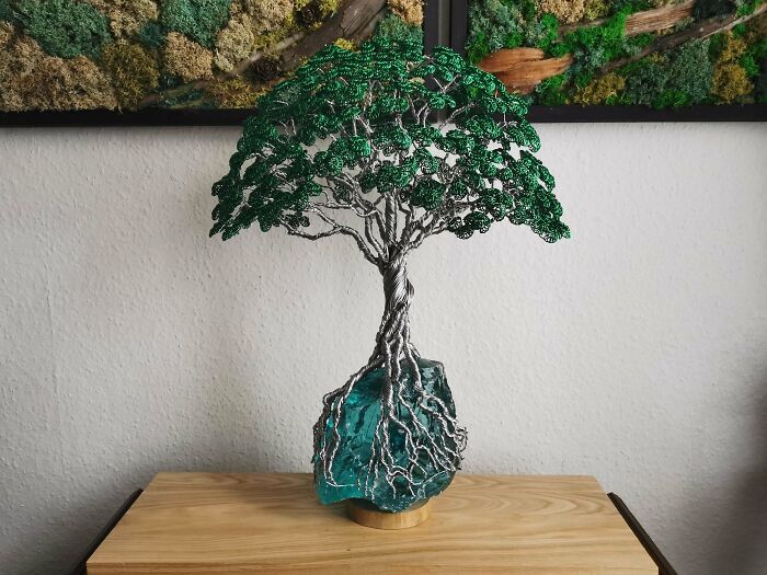 Half-Meter Wire Tree On A Fancy Glass Crystal