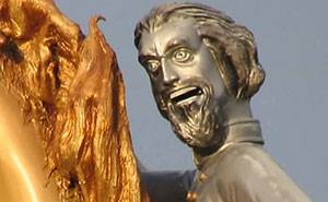 Wait, They Actually Made These Weird Statues? 50 Super Bizarre Sculptures From Around the World