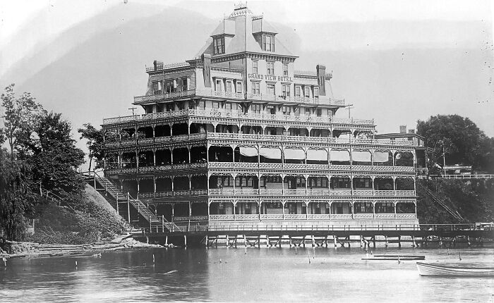 Grand View Hotel, Brooklyn: 7 Years of Victorian Charm, 1886 to 1893