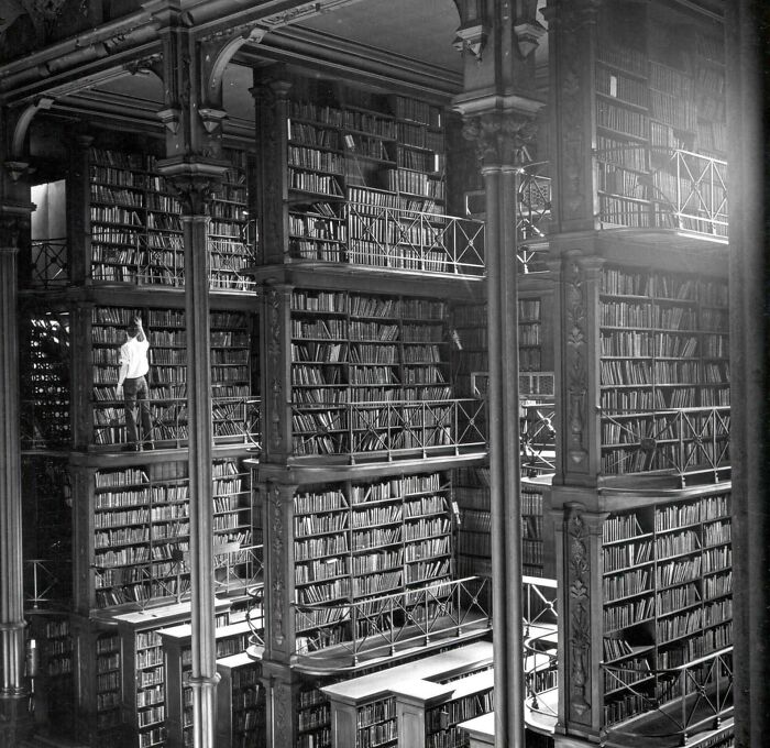 Old Cincinnati Library: 1874 Bright Spot Gone by 1955