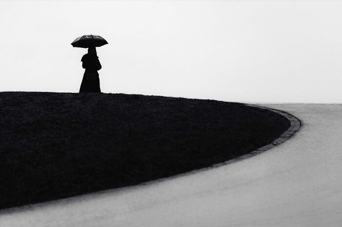 Can Fewer Colors Be More Cool? Check Out These Epic Minimalist Photos!