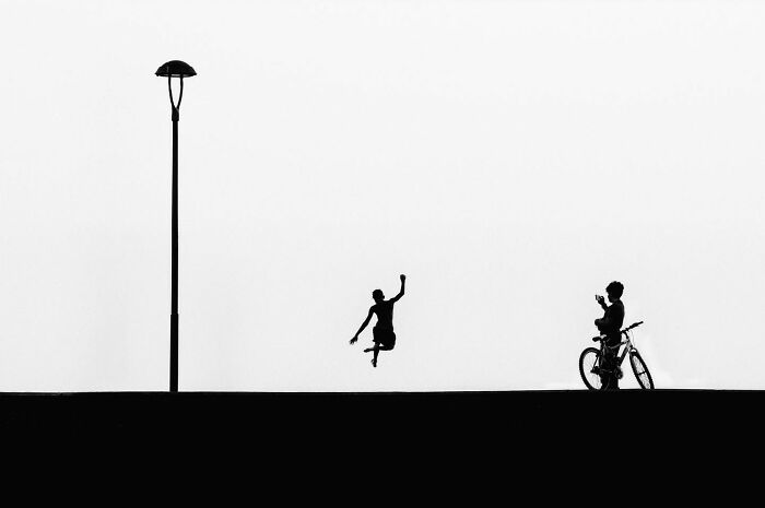 Can Fewer Colors Be More Cool? Check Out These Epic Minimalist Photos!