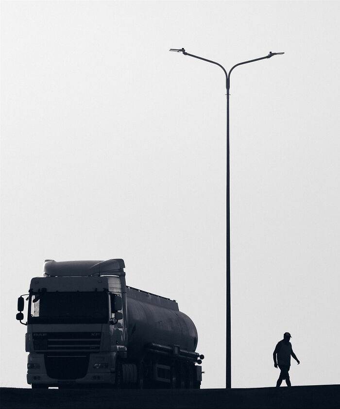 Can Fewer Colors Be More Cool? Check Out These Epic Minimalist Photos!