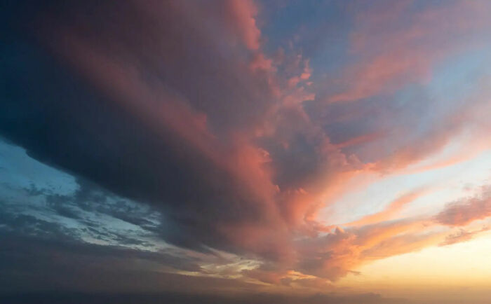 Can Fewer Colors Be More Cool? Check Out These Epic Minimalist Photos!