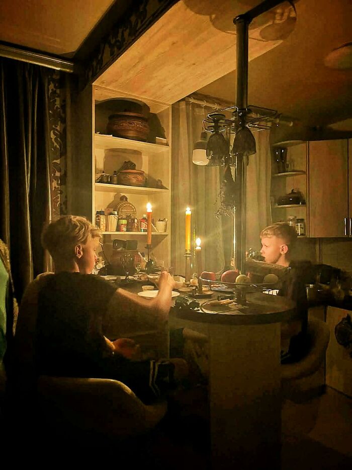 Oops! These Photos Look Like They Jumped Straight Out of a Renaissance Painting