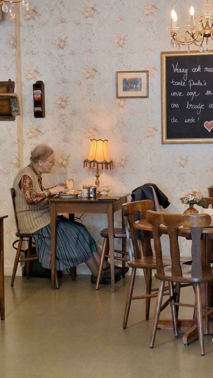 Oops! These Photos Look Like They Jumped Straight Out of a Renaissance Painting