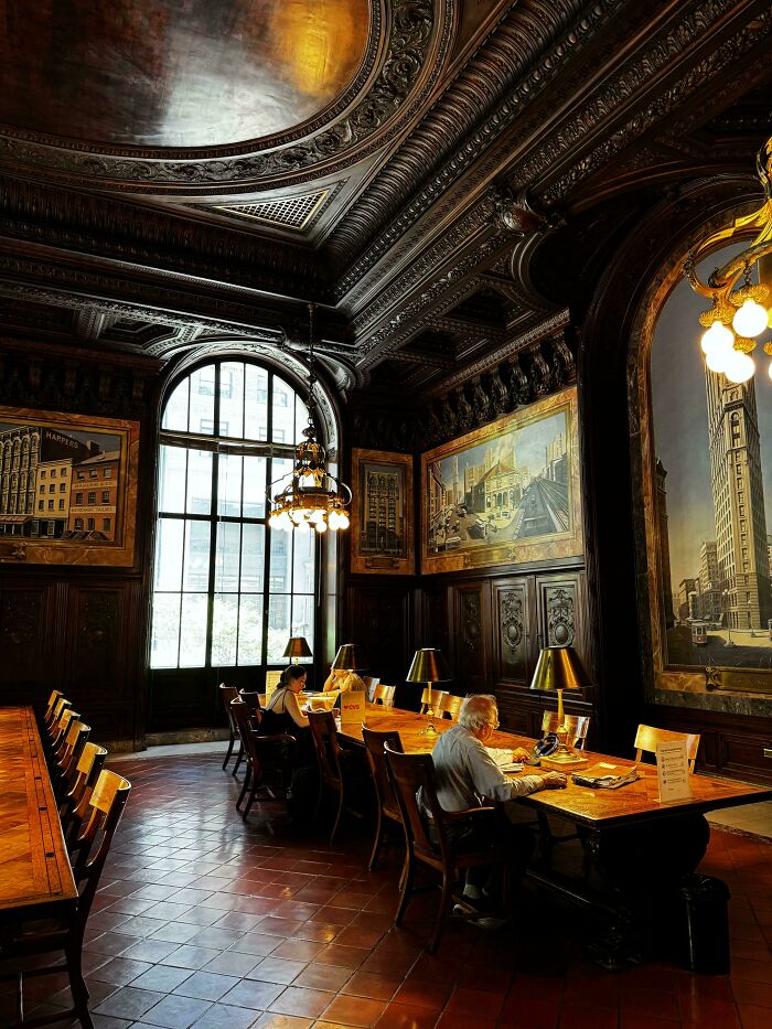 Oops! These Photos Look Like They Jumped Straight Out of a Renaissance Painting