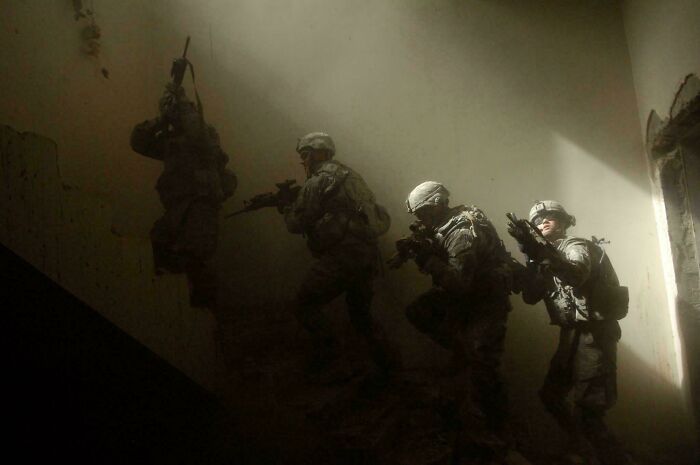 Oops! These Photos Look Like They Jumped Straight Out of a Renaissance Painting