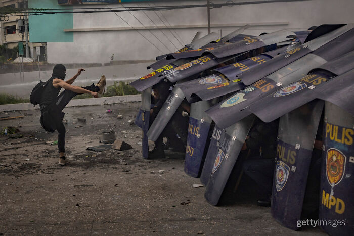 Oops! These Photos Look Like They Jumped Straight Out of a Renaissance Painting