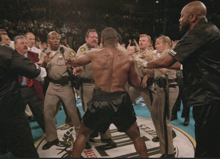 Oops! These Photos Look Like They Jumped Straight Out of a Renaissance Painting