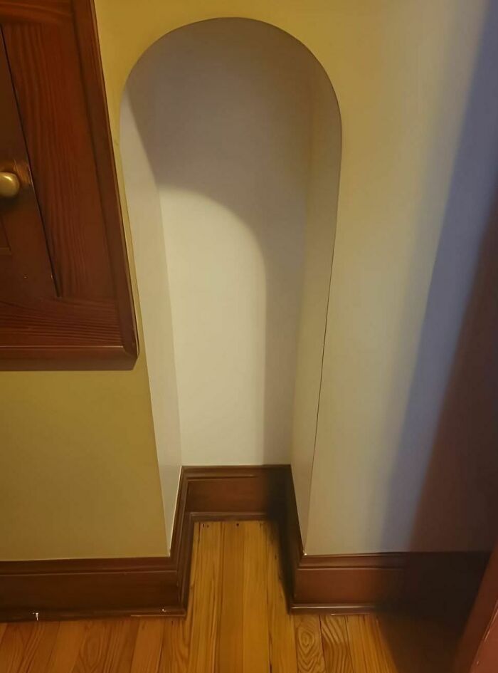 What’s That Nook For? A Little Phone Booth At Home?