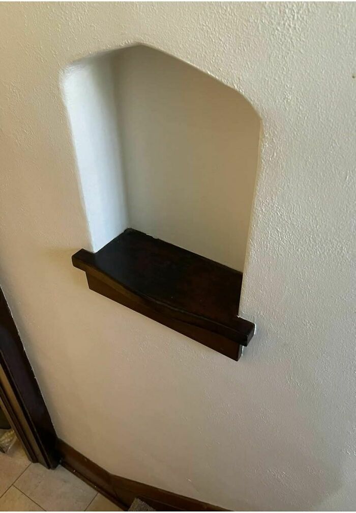 What's That Little House Nook On An 1800s House?