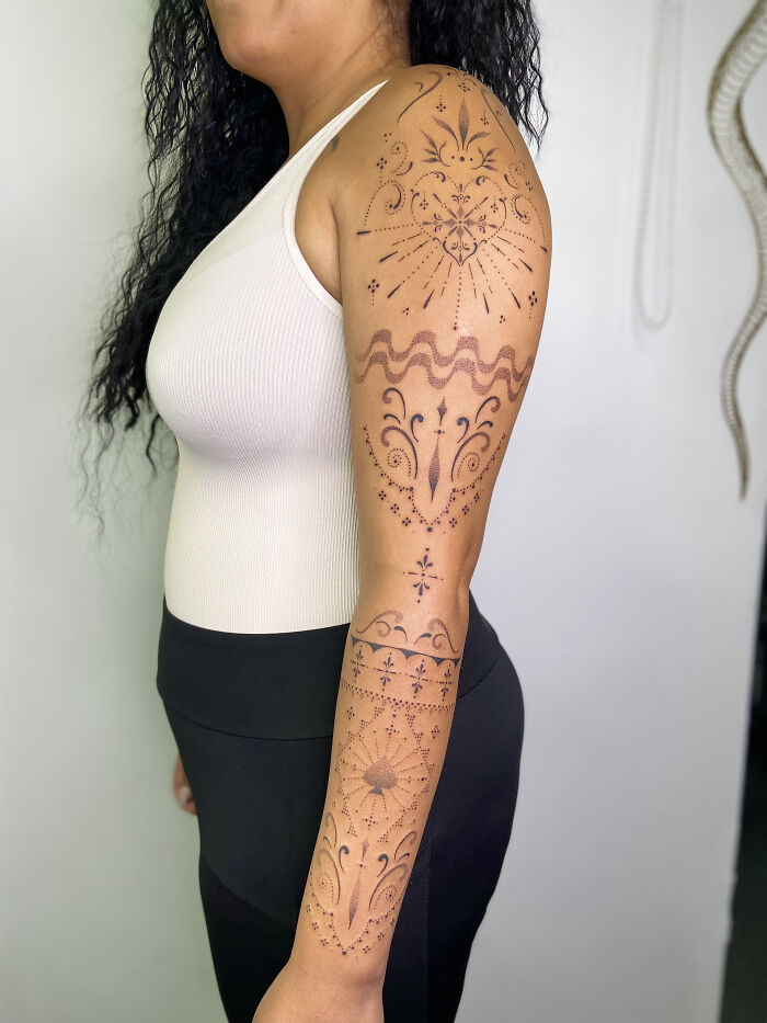 Delicate Dotwork Feminine Flow