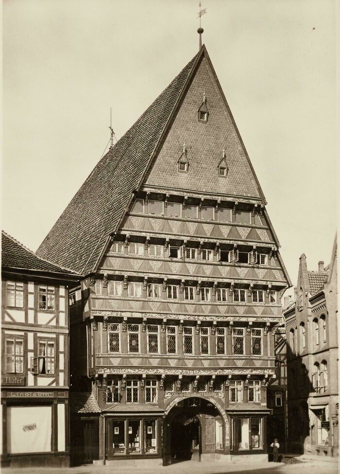 Germany’s Butcher’s Hall Before It Was Gone in WWII