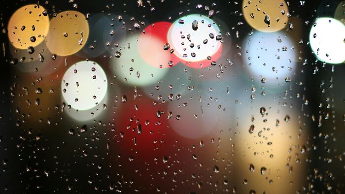 Watching raindrops race down the window during car rides and picking a favorite to win. Spoiler: it’s way more dramatic than horse racing.