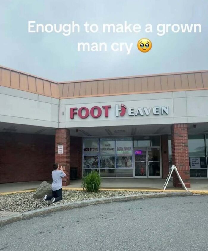 Ready To Cringe Like Never Before? Check Out These 50 Hilariously Awkward Pics!