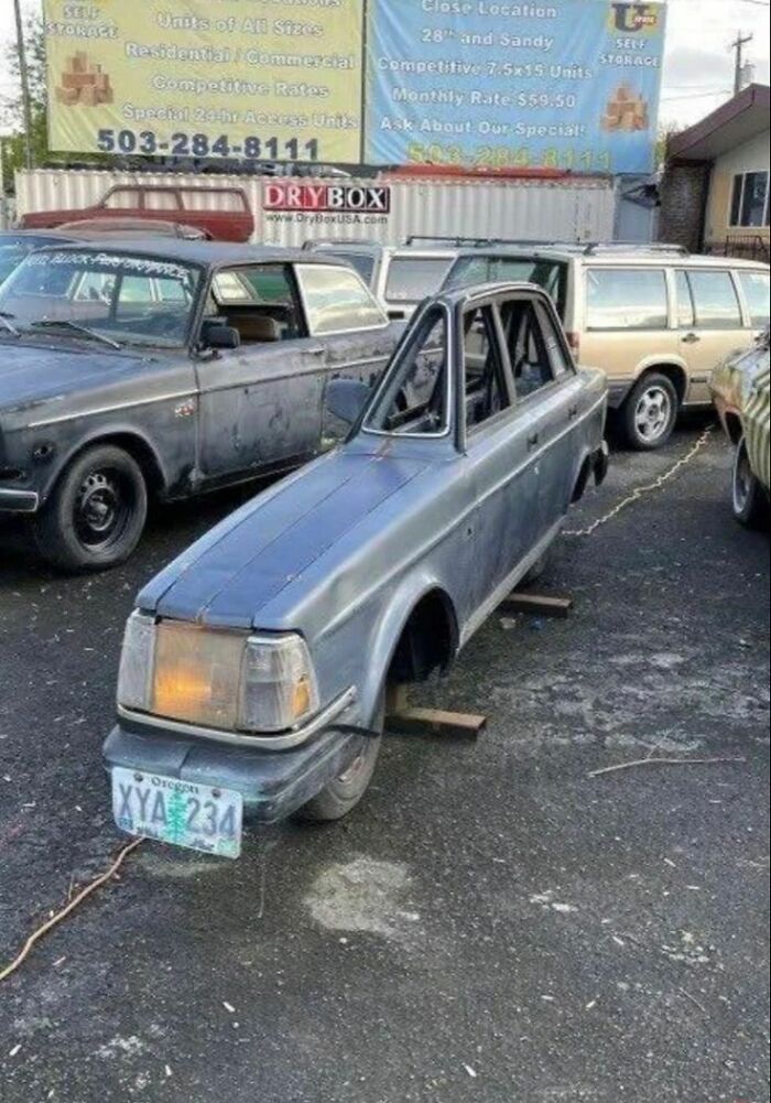 Looks Like Someone Got Divorced And Built This To Cope