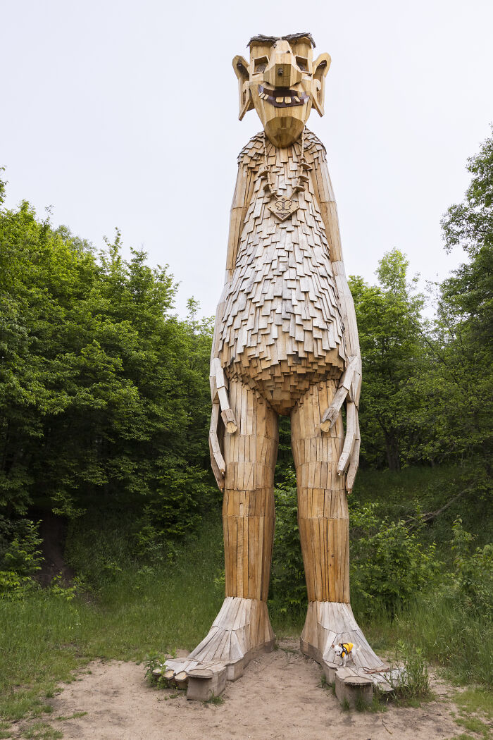 My Tiny Chihuahua’s Big, Hilarious Troll Hunt Adventures