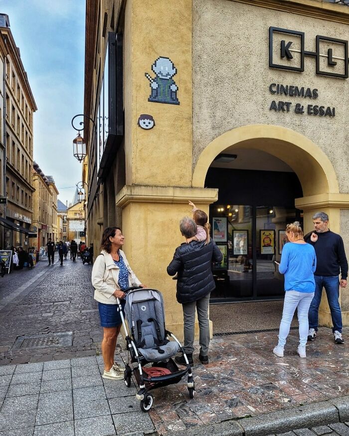 Pixel Art Party on City Walls? Yup, This Artist Nailed It!