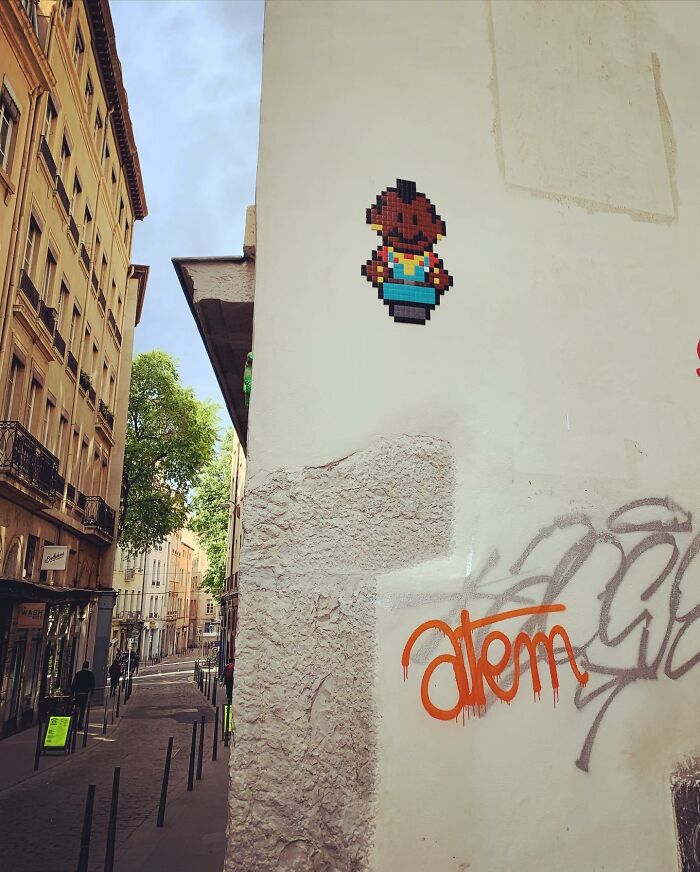 Pixel Art Party on City Walls? Yup, This Artist Nailed It!